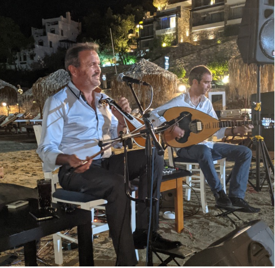 Κρητικό γλέντι με «αντικριστό», παραδοσιακές φορεσιές και επώνυμες παρουσίες - Ποιοι έδωσαν το παρών