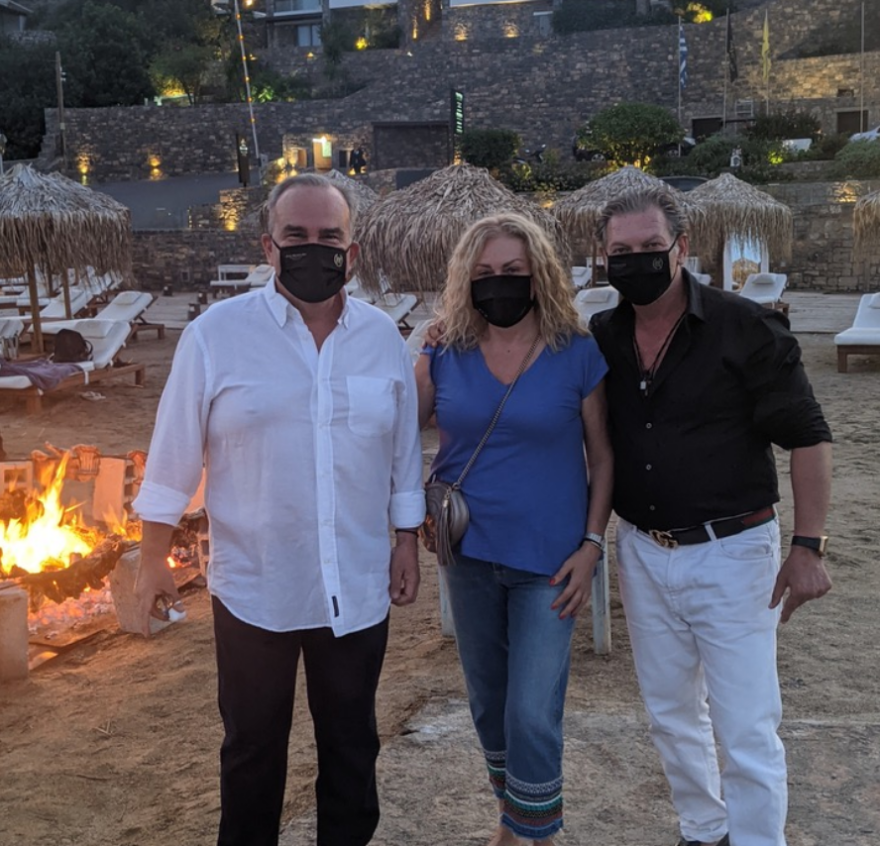 Κρητικό γλέντι με «αντικριστό», παραδοσιακές φορεσιές και επώνυμες παρουσίες - Ποιοι έδωσαν το παρών