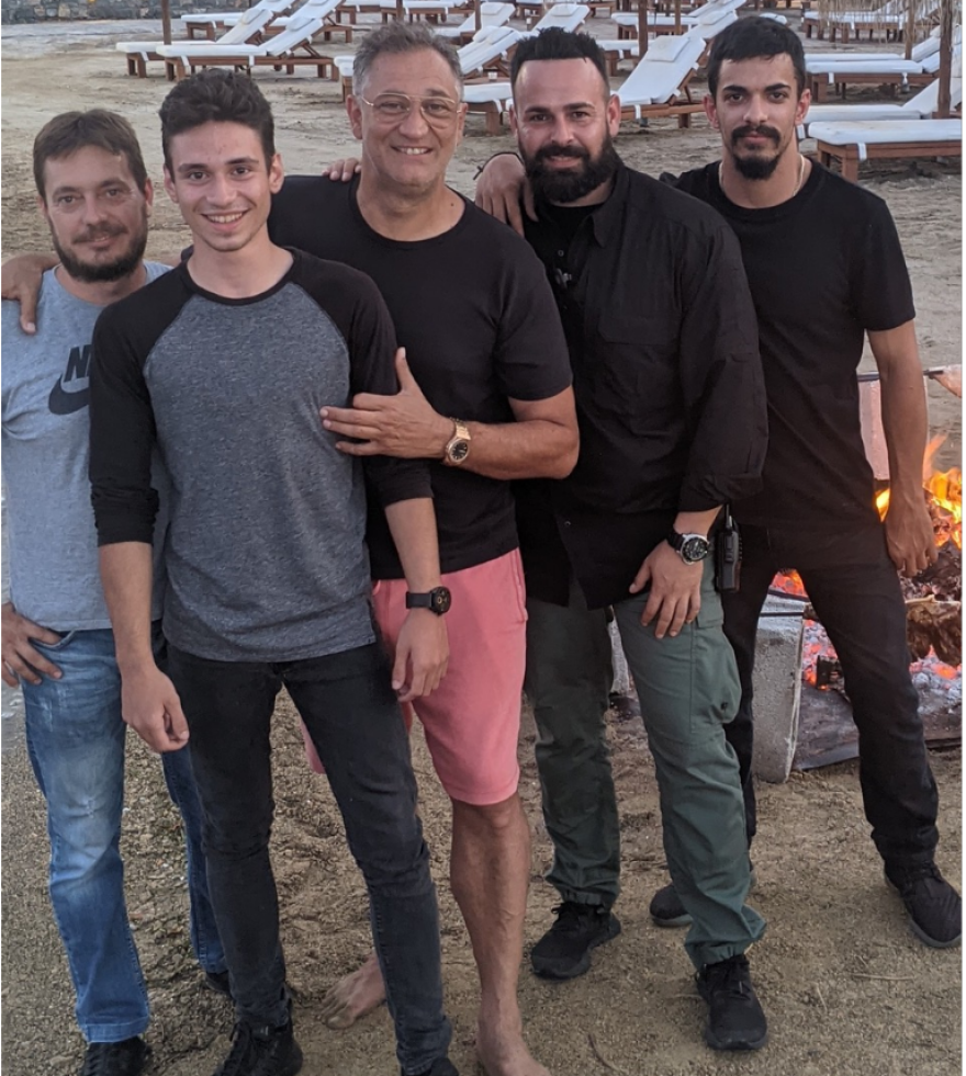 Κρητικό γλέντι με «αντικριστό», παραδοσιακές φορεσιές και επώνυμες παρουσίες - Ποιοι έδωσαν το παρών