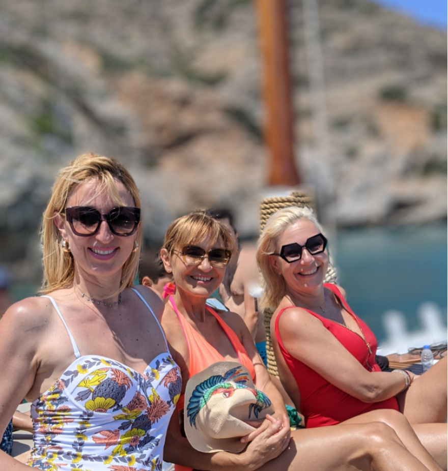 Κρητικό γλέντι με «αντικριστό», παραδοσιακές φορεσιές και επώνυμες παρουσίες - Ποιοι έδωσαν το παρών