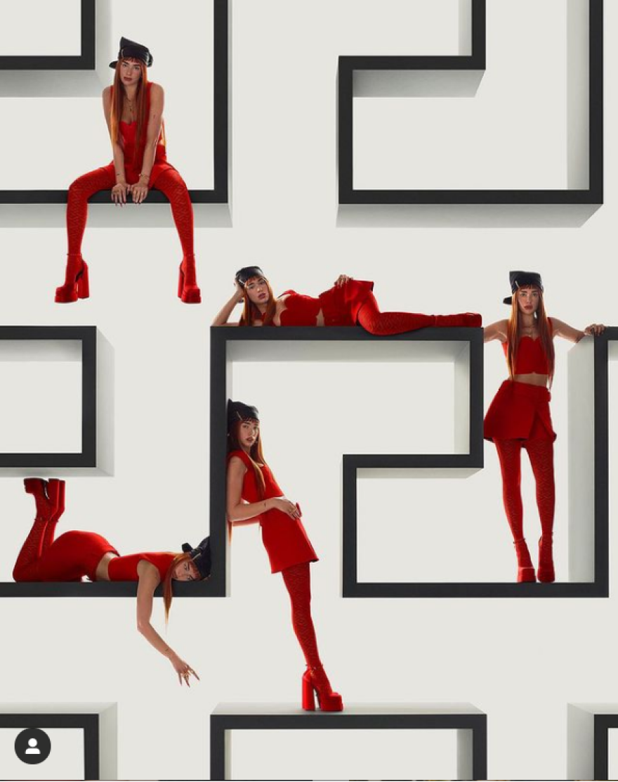 H Dua Lipa είναι το νέο κορίτσι του οίκου Versace - Φωτογραφίες