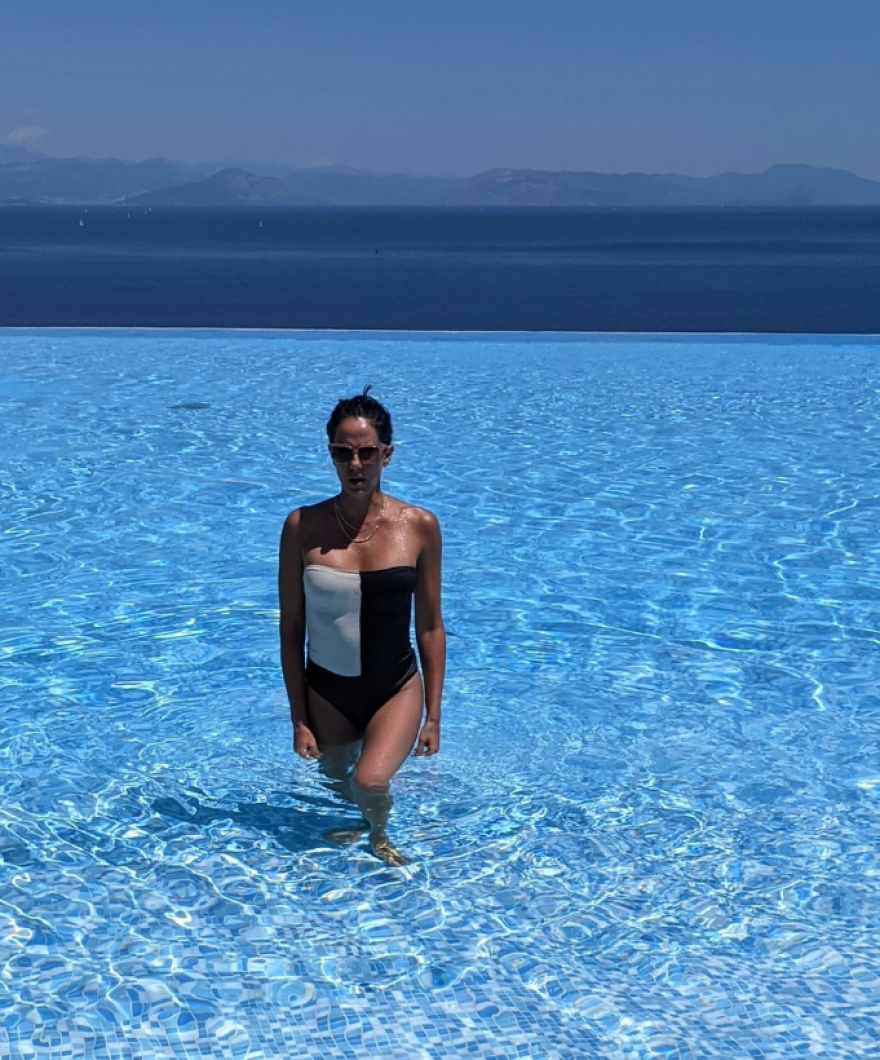 Εύη Αδάμ: Διακοπές στην Κέρκυρα με την πανέμορφη κόρη της Δανάη - Δείτε φωτογραφίες