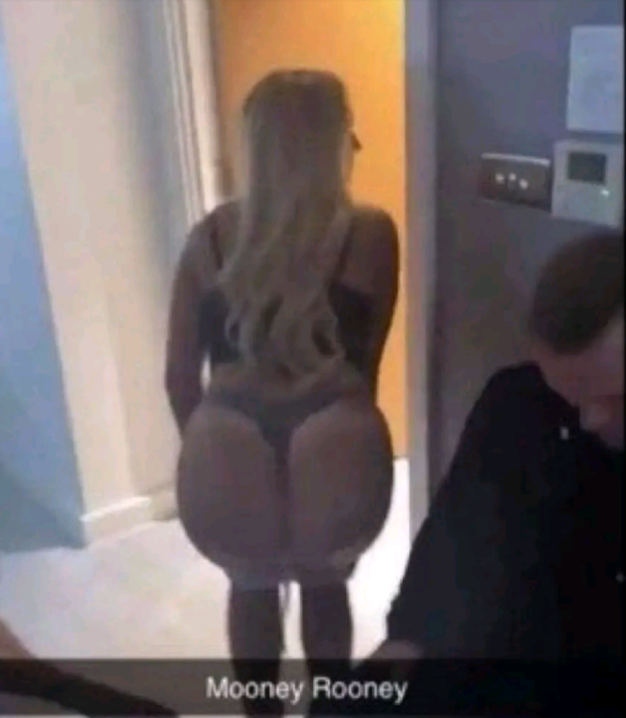 Γουέιν Ρούνεϊ: Η σύζυγος του βιώνει τον διασυρμό από την... παραλία - Δείτε φωτογραφίες