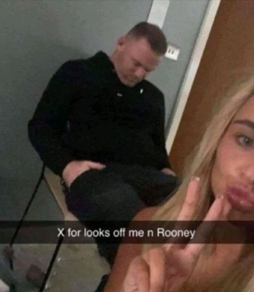 Γουέιν Ρούνεϊ: Η σύζυγος του βιώνει τον διασυρμό από την... παραλία - Δείτε φωτογραφίες