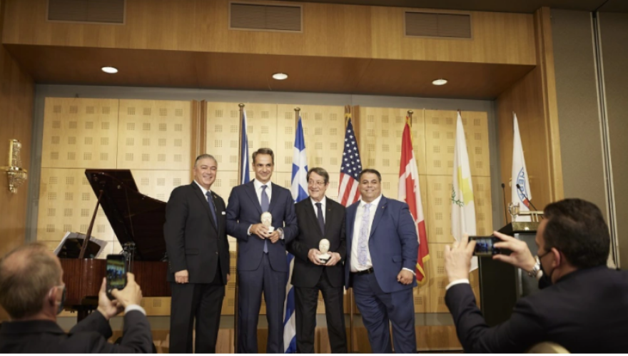 Η ΑΧΕΠΑ βράβευσε τον πρωθυπουργό, τον πρόεδρο της Κύπρου και τον Ευάγγελο Μαρινάκη