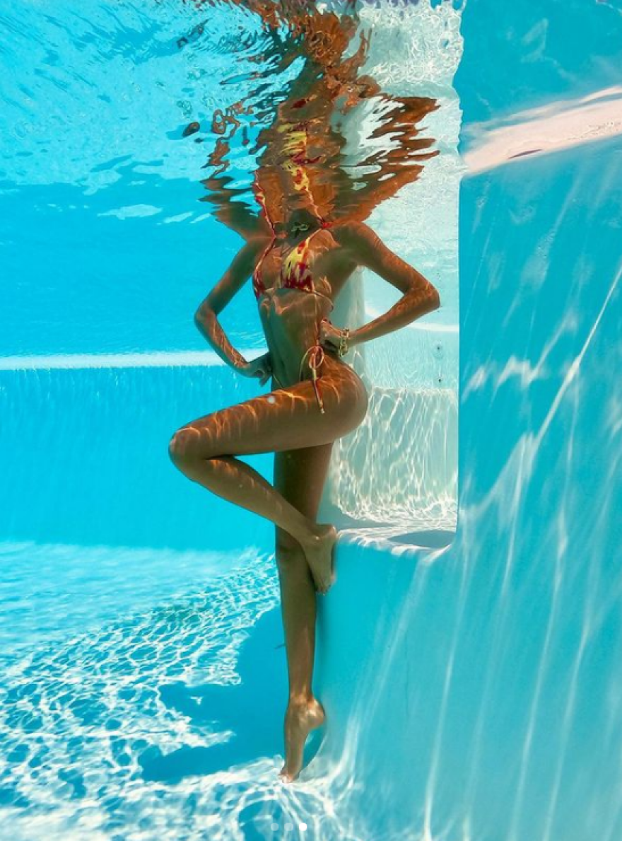 Ιζαμπέλ Γκουλάρτ: Υποβρύχιες φωτογραφίες στην πισίνα