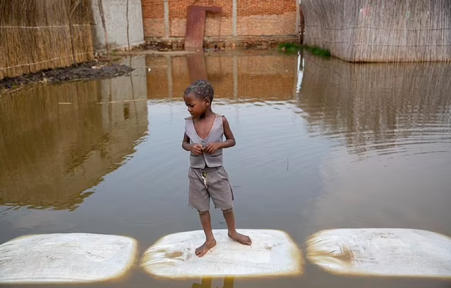 Έκθεση «κόλαφος» των Ηνωμένων Εθνών: Ένα δισ. παιδιά κινδυνεύουν από την κλιματική αλλαγή
