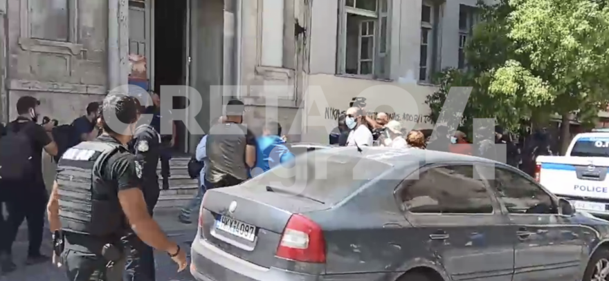 Έγκλημα στη Μεσαρά: Για ανθρωποκτονία από πρόθεση διώκεται ο 27χρονος δολοφόνος - Ξέσπασαν οι συγγενείς του 39χρονου