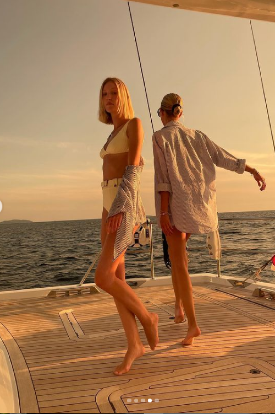 Η Μαρία Ολυμπία σε διακοπές με σκάφος παρέα με την εγγονή του Κιθ Ρίτσαρντς