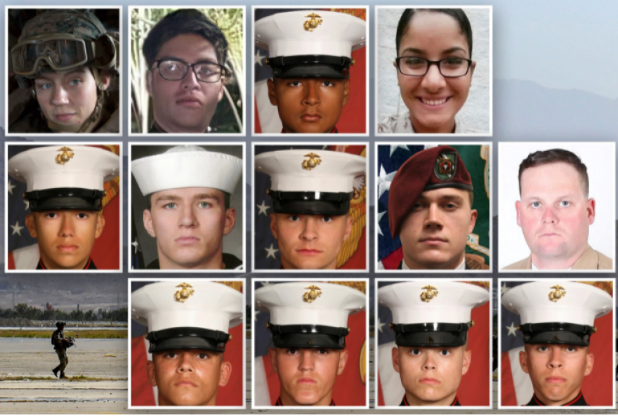 ΗΠΑ:  Απέτισε φόρο τιμής ο Μπάιντεν στους νεκρούς στρατιώτες από την επίθεση στην Καμπούλ  