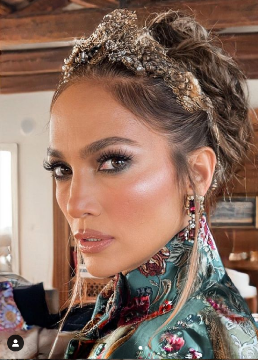 Τζένιφερ Λόπεζ: Απαστράπτουσα στο σόου των Dolce & Gabbana στη Βενετία - Το ξεχασμένο… ταμπελάκι στο ρούχο της