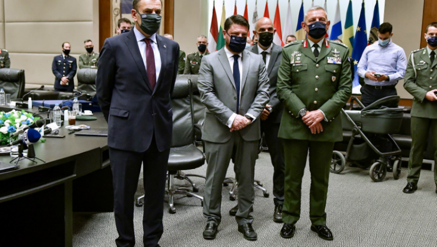 Παράδοση από Στεφανή σε Χαρδαλιά: Οι αγκαλιές, τα θερμά λόγια και ο Άλκης Jr    