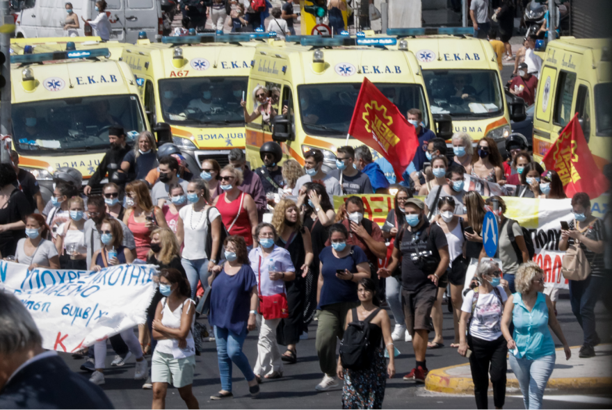 Με Πολάκη παρόντα η διαμαρτυρία ΠΟΕΔΗΝ για τον υποχρεωτικό εμβολιασμό των υγειονομικών 