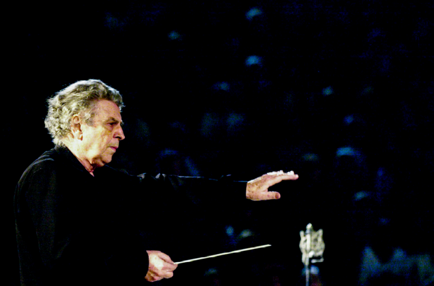 Ο καλλιτεχνικός κόσμος αποχαιρετά τον Μίκη Θεοδωράκη	