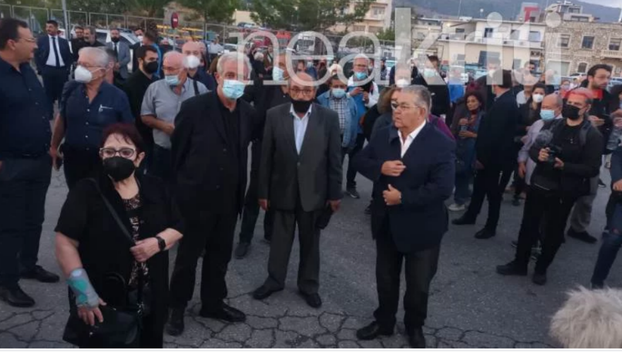 Μίκης Θεοδωράκης: Η κρητική γη τον υποδέχεται - Έφτασε στα Χανιά η σορός του -«Αθάνατος» φώναζε ο κόσμος 