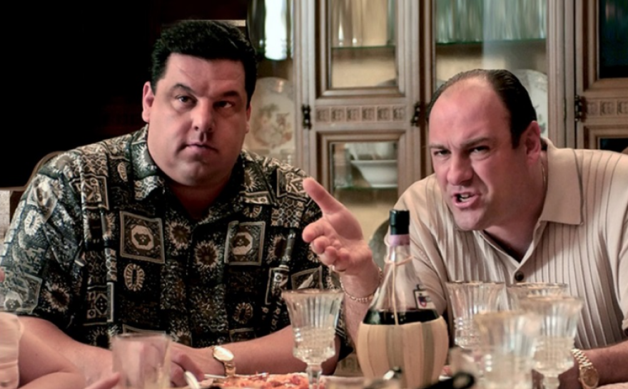 Ο Τζέιμς Γκαντολφίνι μεθούσε τόσο πολύ στο σετ του «Sopranos» που ήταν αλυσοδεμένος σε ένα δέντρο