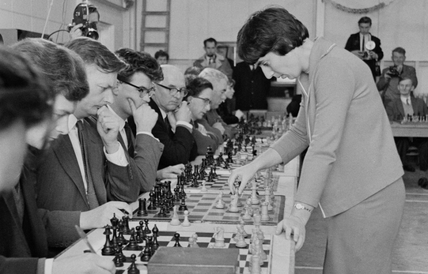 The Queen’s Gambit: Η θρυλική σκακίστρια Νόνα Γκαπριντασβίλι μηνύει το Netflix - Ζητά αποζημίωση 5 εκατομμυρίων δολαρίων