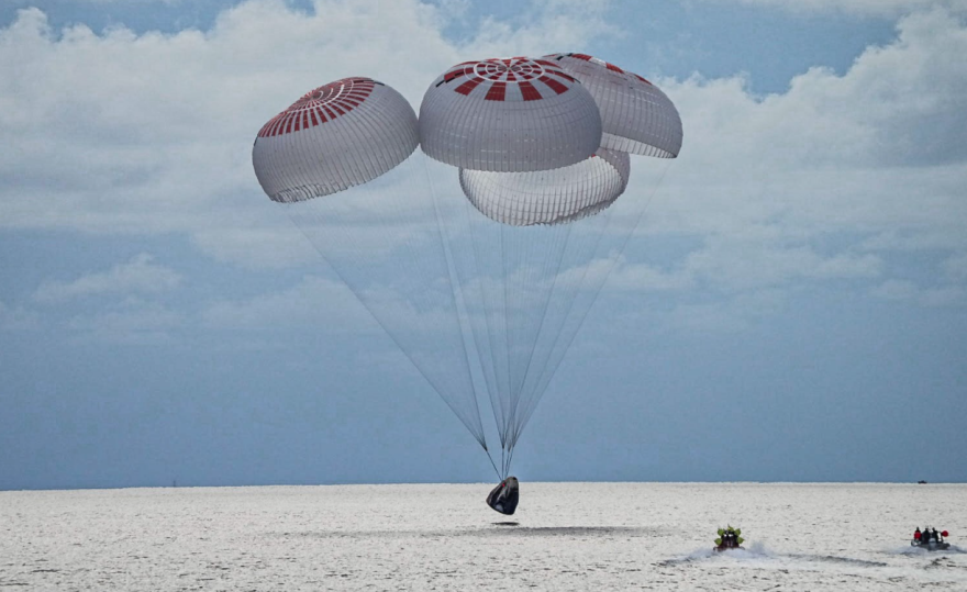 Space X: Επέστρεψαν οι τέσσερις «αστροτουρίστες» από το διάστημα - Δείτε πλάνα από την προσθαλάσσωση