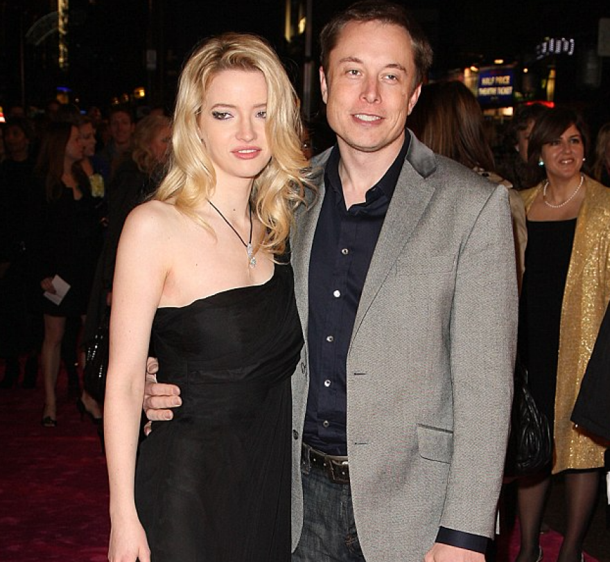 Χώρισαν μετά από τρία χρόνια ο Έλον Μάσκ και η Καναδή τραγουδίστρια Grimes