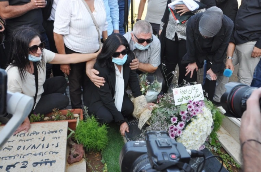 Παλαιστίνη: Ελεύθερη η Χαλίντα Τζαράρ έπειτα από δυο χρόνια σε φυλακή του Ισραήλ - Δείτε βίντεο