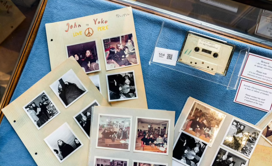 Δανία: Μια κασέτα με ένα ακυκλοφόρητο τραγούδι του Τζον Λένον πουλήθηκε για σχεδόν 50.000 ευρώ σε δημοπρασία - Δείτε βίντεο