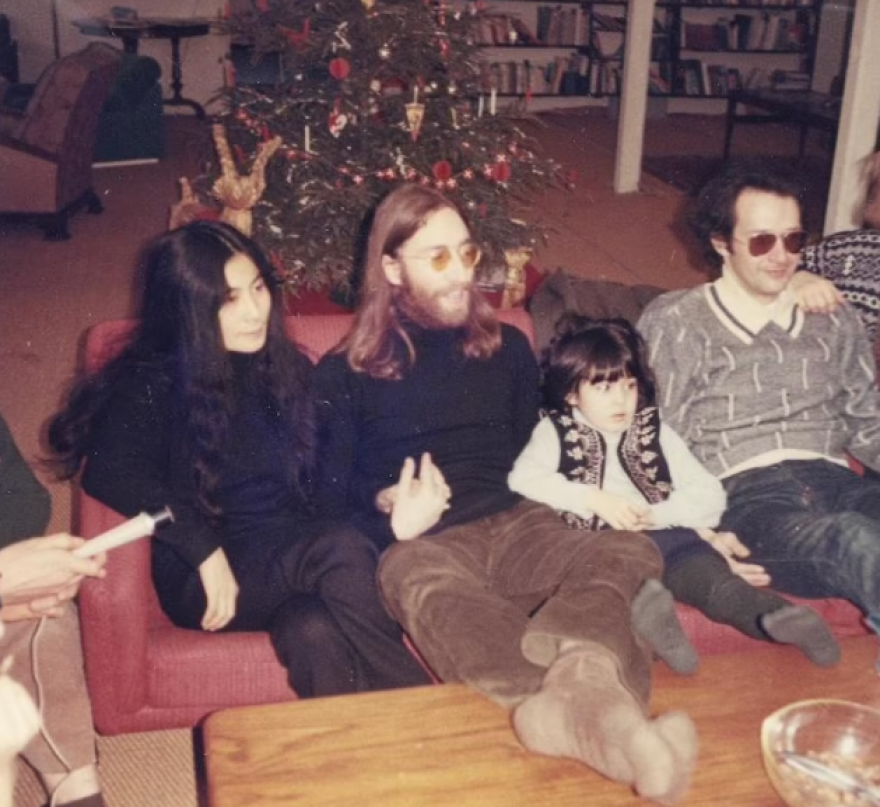 Δανία: Μια κασέτα με ένα ακυκλοφόρητο τραγούδι του Τζον Λένον πουλήθηκε για σχεδόν 50.000 ευρώ σε δημοπρασία - Δείτε βίντεο