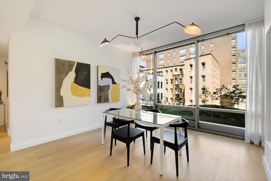 ΗΠΑ: Η Κάμαλα Χάρις πούλησε το διαμέρισμα της Ουάσιγκτον μετά τη μείωση της τιμής - Δείτε φωτογραφίες