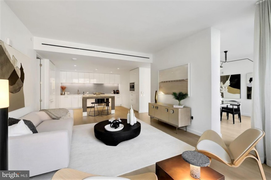 ΗΠΑ: Η Κάμαλα Χάρις πούλησε το διαμέρισμα της Ουάσιγκτον μετά τη μείωση της τιμής - Δείτε φωτογραφίες