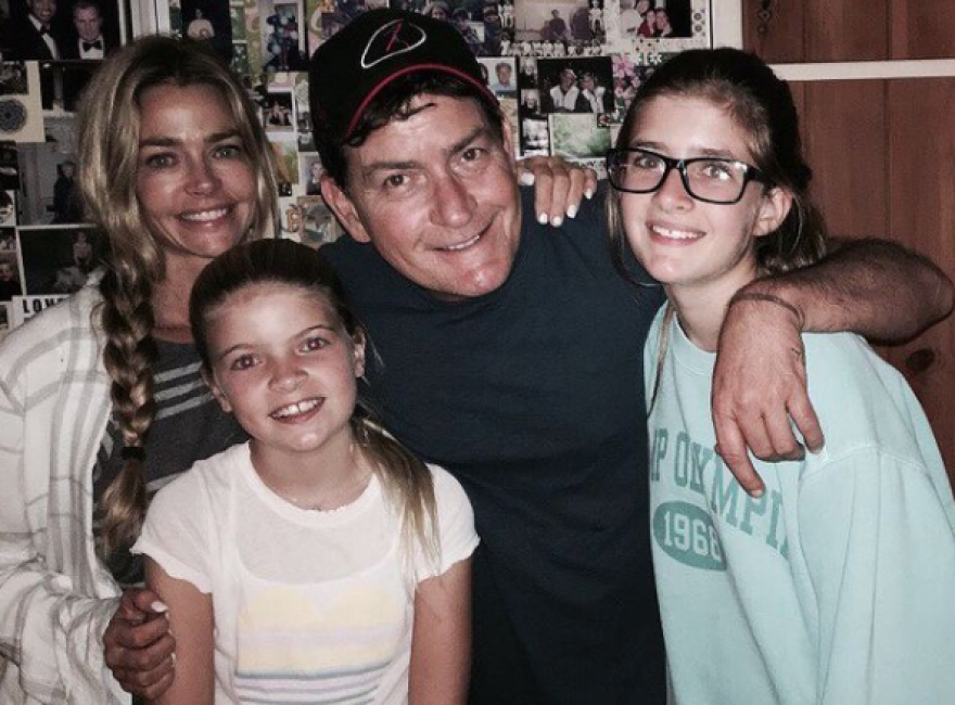 Τσάρλι Σιν: Δεν θα χρειάζεται πλέον να πληρώνει διατροφή στην πρώην σύζυγό του Ντενίζ Ρίτσαρντς