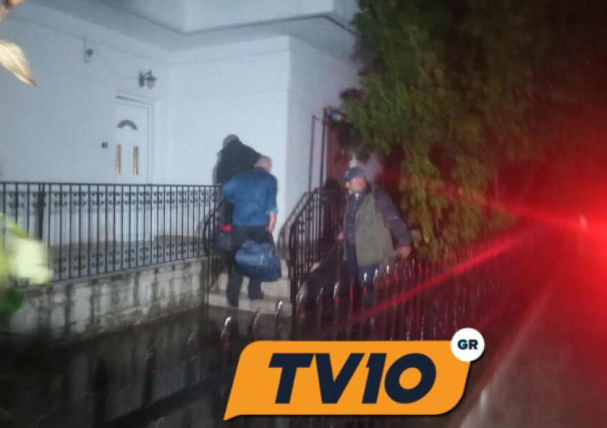 Στο πατρικό του σπίτι στα Τρίκαλα έφτασε ο Νίκος Παλαιοκώστας - Βίντεο και φωτογραφίες 