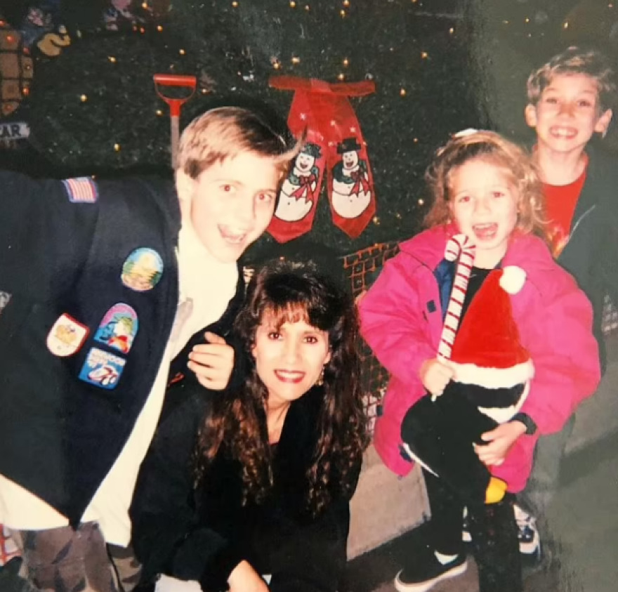 Τζενέτ ΜακΚέρντι: Η πρώην σταρ του iCarly περιγράφει τη μάχη με την ανορεξία που της προκάλεσε η μητέρα της 