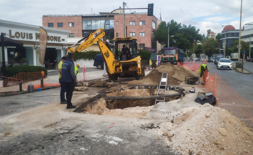 Χαλάνδρι: Κυκλοφοριακές ρυθμίσεις στην οδό Παπανικολή μετά την καθίζηση οδοστρώματος - Πώς θα διεξάγεται η κυκλοφορία