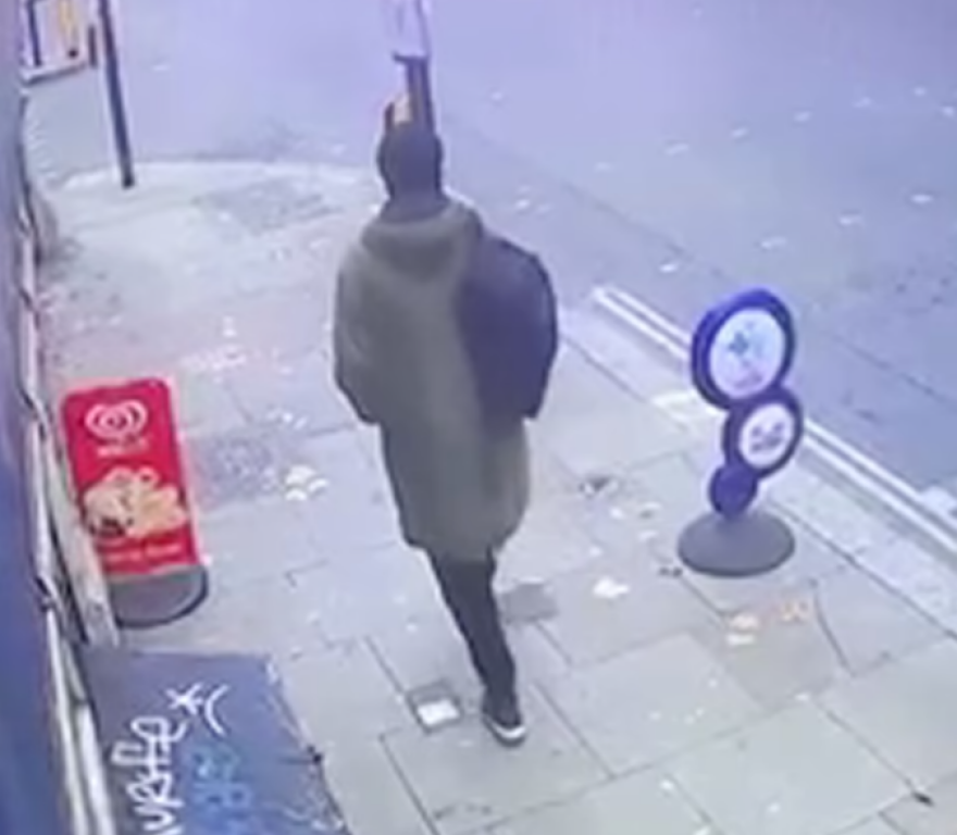 Βρετανία: Κάμερα ασφαλείας έχει... συλλάβει τον ύποπτο για τη δολοφονία του βουλευτή Ντέιβιντ Άμες