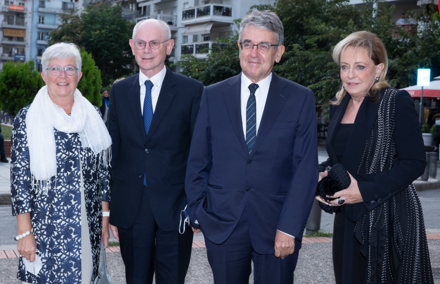 Βραβείο «Αυτοκράτειρα Θεοφανώ»: Στο ζευγάρι επιστημόνων που ανέπτυξε το πρώτο εμβόλιο ενάντια στον κορωνοϊό