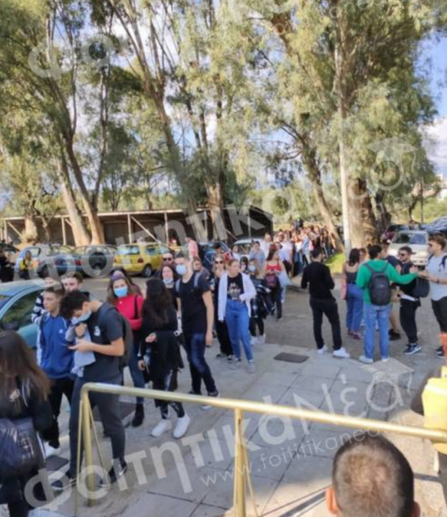 Εικόνες συνωστισμού στο Πανεπιστήμιο Πατρών - Μια ώρα στην ουρά για ένα πιάτο φαγητό!