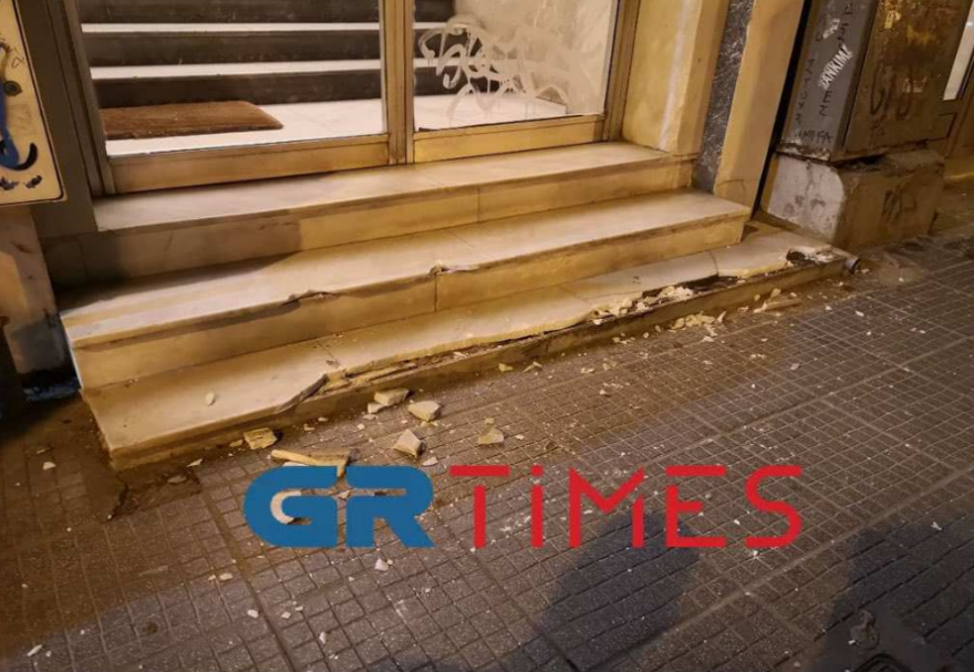 Σοβαρά επεισόδια μεταξύ αντιεξουσιαστών και Αστυνομίας στη Θεσσαλονίκη - Έγιναν 4 προσαγωγές (βίντεο και φωτογραφίες)