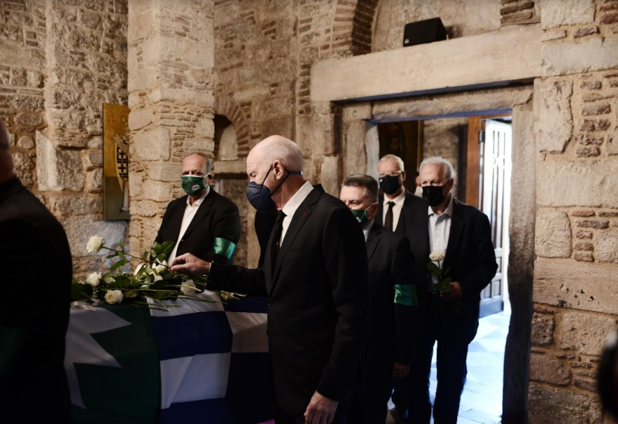 Φώφη Γεννηματά: Σύσσωμη η ΚΟ του ΚΙΝΑΛ στο λαϊκό προσκύνημα της σορού