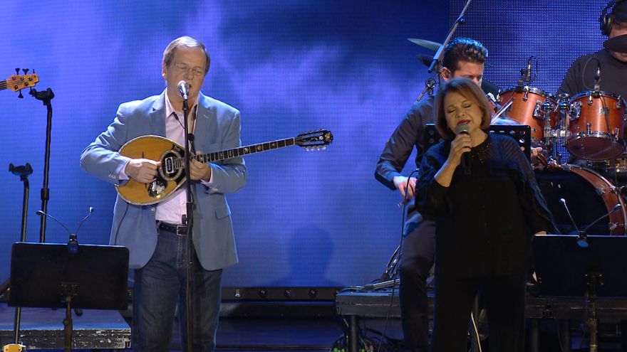 «Σπίτι με το MEGA»: Μια βραδιά με αθάνατα λαϊκά τραγούδια του Χρήστου Νικολόπουλου