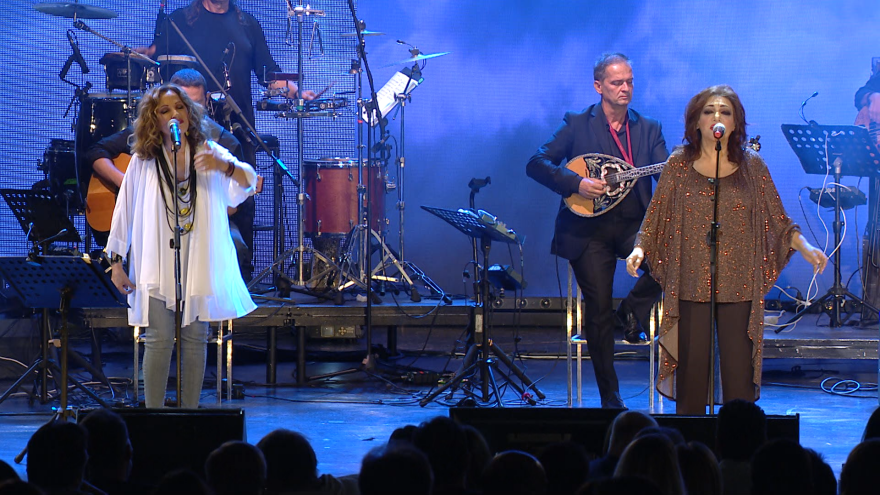 «Σπίτι με το MEGA»: Μια βραδιά με αθάνατα λαϊκά τραγούδια του Χρήστου Νικολόπουλου