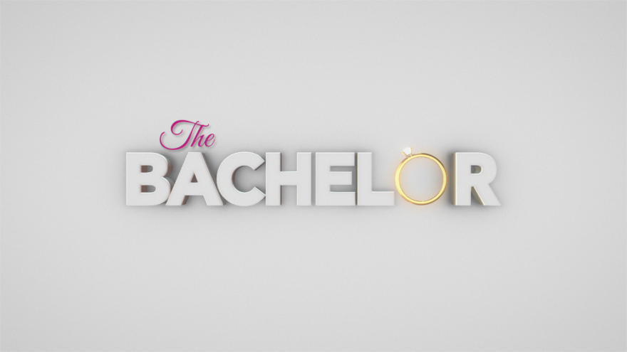  Στο «Βachelor» η κάρτα του ραντεβού γίνεται χίλια κομμάτια από τη Φένια