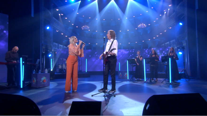 Ο Κώστας Τουρνάς σε μία μοναδική εμφάνιση στο «Σπίτι με το MEGA»