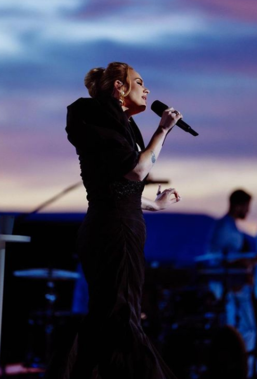 Αντέλ: Μαγική και εκθαμβωτική στην πρώτη της συναυλία στο Λος Άντζελες