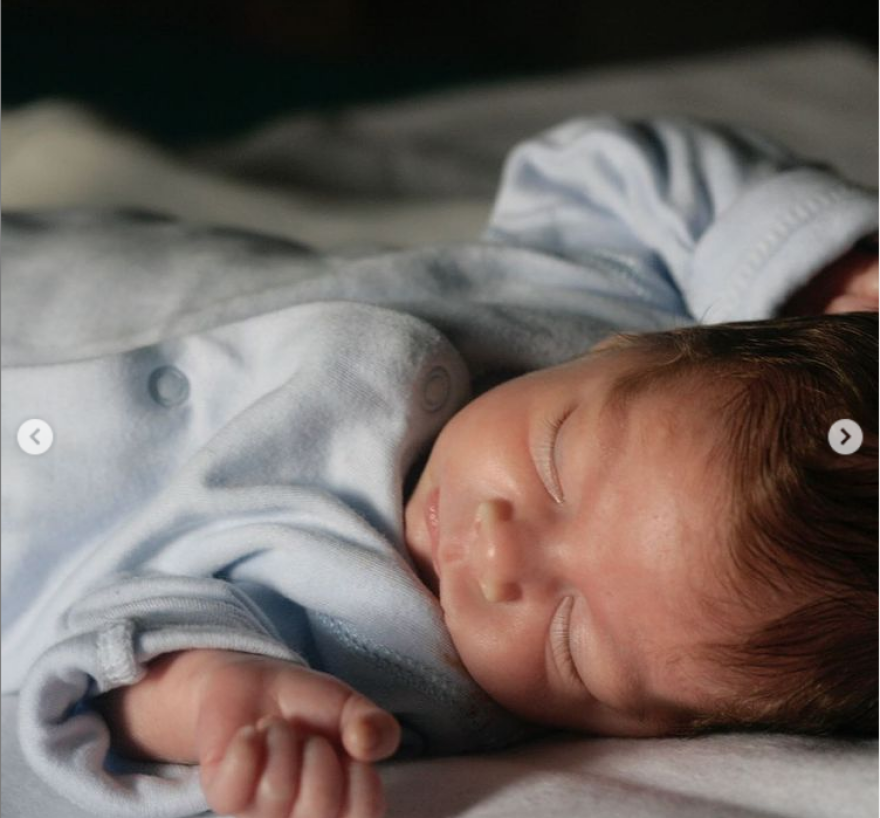 Ρούλα Ρέβη: Οι φωτογραφίες που ανέβασε από τα πρόωρα μωρά της