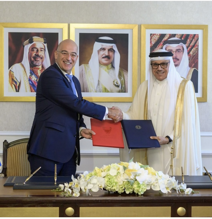 Δένδιας: Συναντήθηκε με κυβερνητικούς αξιωματούχους στο Μπαχρέιν