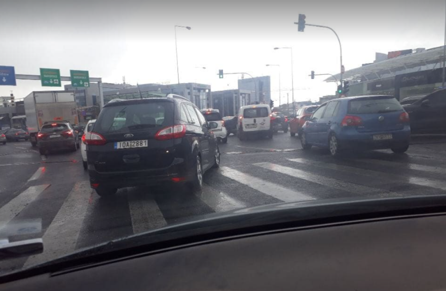 Κίνηση στους δρόμους: Χαοτικό μποτιλιάρισμα τώρα στον Κηφισό - Δείτε live εικόνα