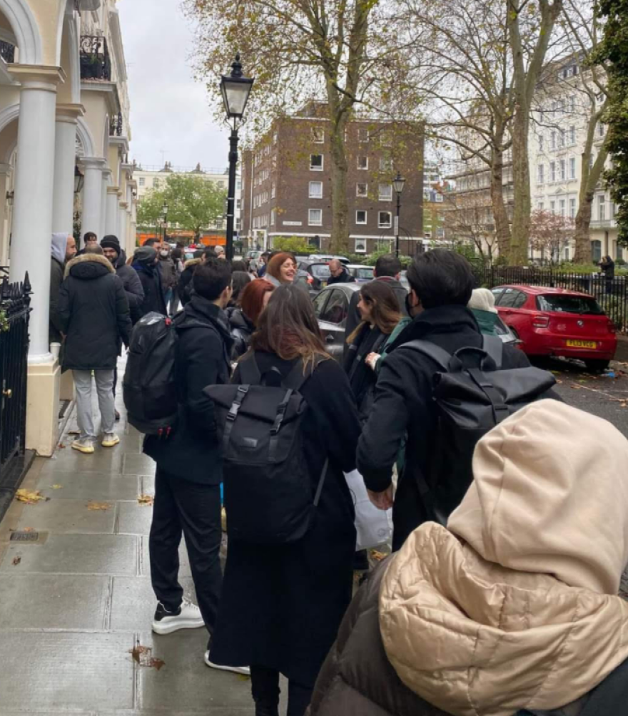 Εκλογές ΚΙΝΑΛ: Δείτε εικόνες από τη μεγάλη συμμετοχή σε Ελλάδα και Λονδίνο 