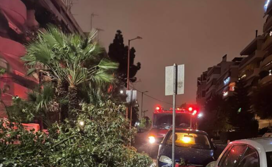 Βροχές και καταιγίδες κατά τόπους ισχυρές και σήμερα - Προβλήματα χθες το βράδυ σε Αττική και Θεσσαλονίκη