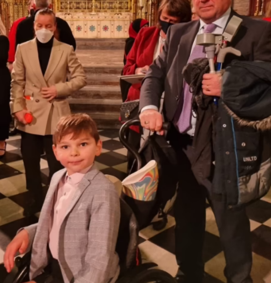 Συγκλονίζει η ιστορία του 7χρονου Τόνι: Έχασε τα δύο του πόδια επειδή τον κακοποιούσαν οι γονείς του 