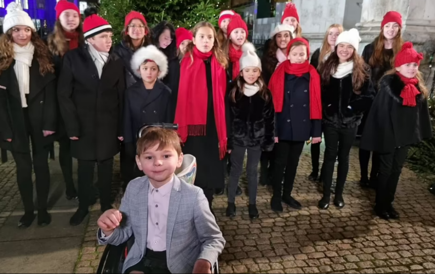 Συγκλονίζει η ιστορία του 7χρονου Τόνι: Έχασε τα δύο του πόδια επειδή τον κακοποιούσαν οι γονείς του 