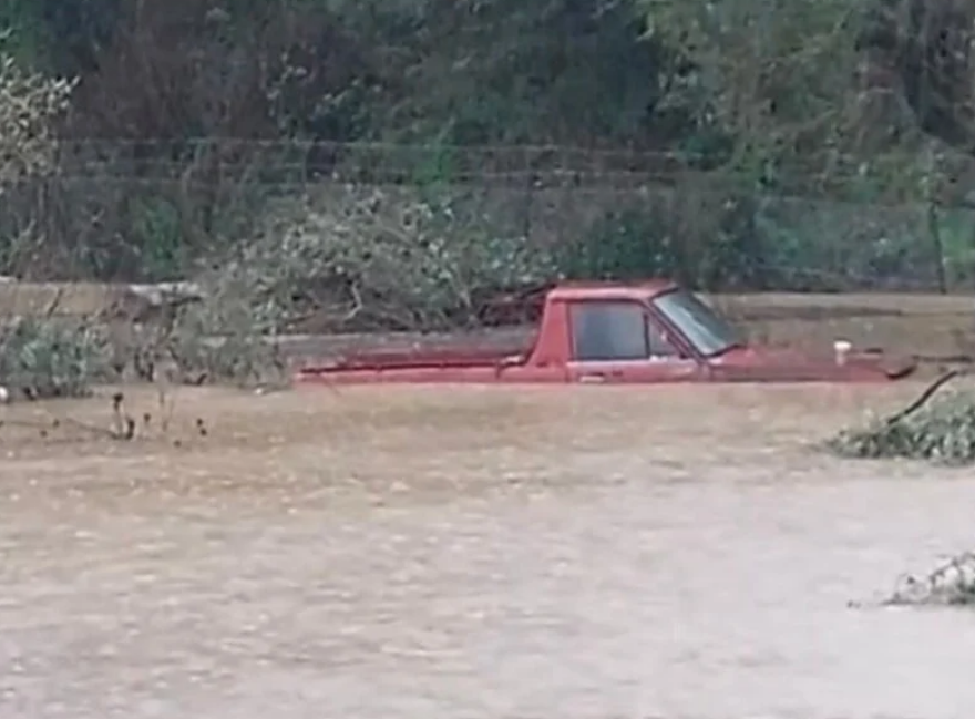 Σε κλοιό κακοκαιρίας η χώρα με σφοδρούς ανέμους, πλημμύρες, υπερχείλιση ποταμών - Πού θα χτυπήσει την Κυριακή 